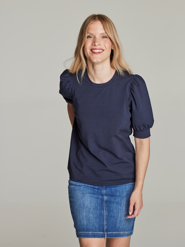 Belinda topp 7248999_EM6-JEANPAULFEMME-S22-Modell-front_70443_Belinda topp EM6_Belinda topp EM6 7248999.jpg_Front||Front
