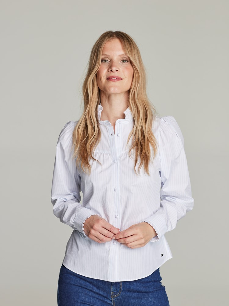 Petra stripet bluse 7249057_O68-JEANPAULFEMME-S22-Modell-front_17379_Petra stripet bluse O68_Petra stripet bluse O68 7249057.jpg_Front||Front