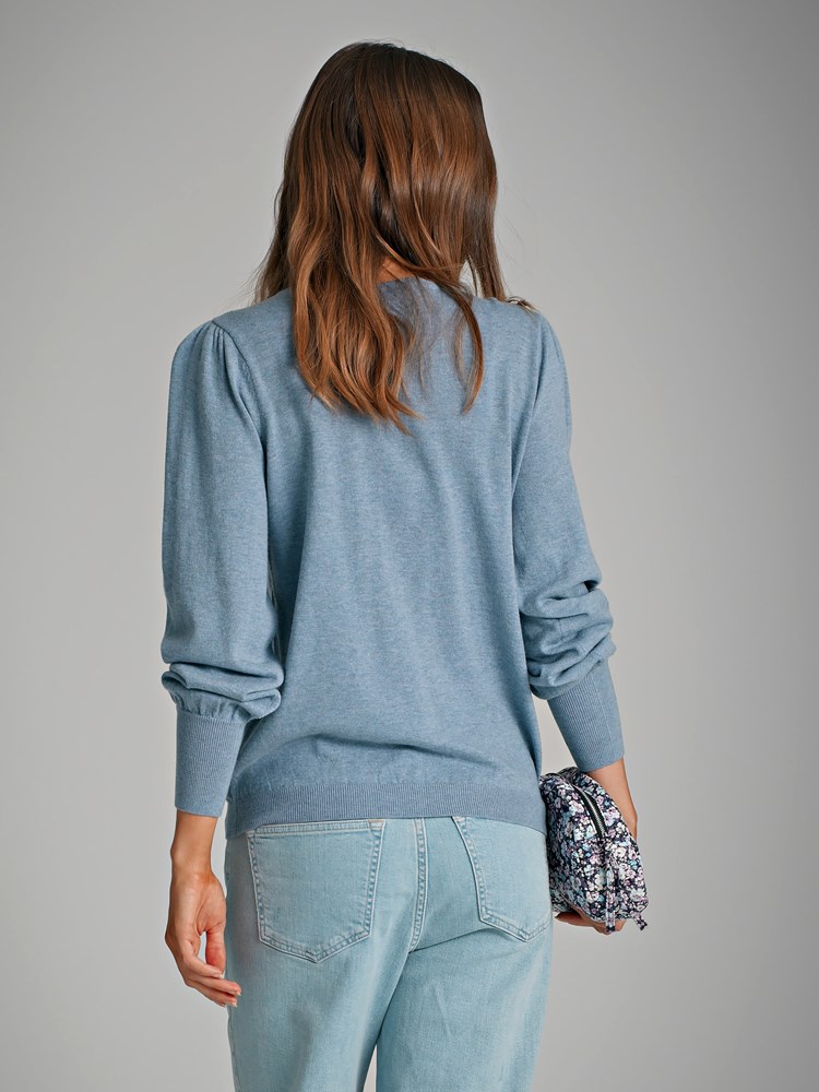 Olea genser 7249105_EAT-MARIEPHILIPPE-S22-Modell-Back_chn=match_75098_Olea genser EAT_Olea genser EAT 7249105.jpg_Back||Back