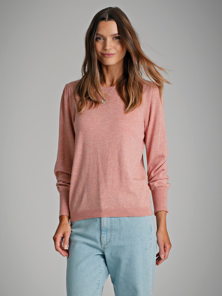 Olea genser 7249105_MNC-MARIEPHILIPPE-S22-Modell-Front_chn=match_6242_Olea genser MNC_Olea genser MNC 7249105.jpg_Front||Front