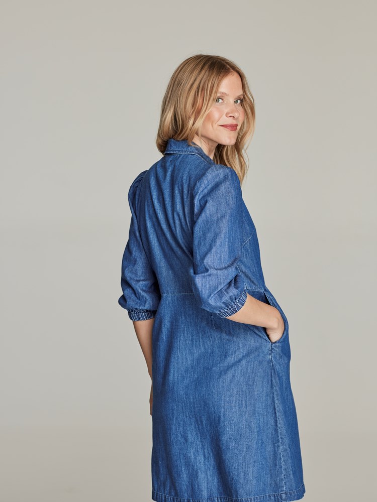 Betty kjole 7249159_ECL-JEANPAULFEMME-S22-Modell-back_68494_Betty kjole ECL_Betty kjole ECL 7249159.jpg_Back||Back