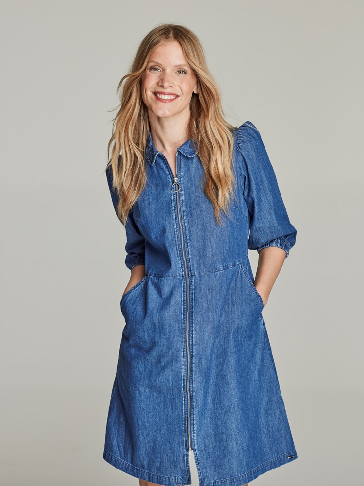 Betty kjole 7249159_ECL-JEANPAULFEMME-S22-Modell-front_3842_Betty kjole ECL_Betty kjole ECL 7249159.jpg_Front||Front