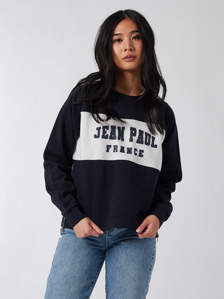 Ebba genser 7249178_EM6-JEANPAUL-S22-Modell-Front_3699_Ebba genser EM6_Ebba genser EM6 7249178.jpg_Front||Front