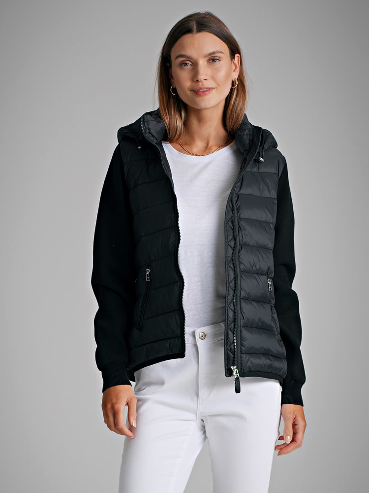 Monica jakke 7249206_CAB-MARIEPHILIPPE-S22-Modell-Front_chn=match_64291_Monica jakke CAB_Monica jakke CAB 7249206.jpg_Front||Front