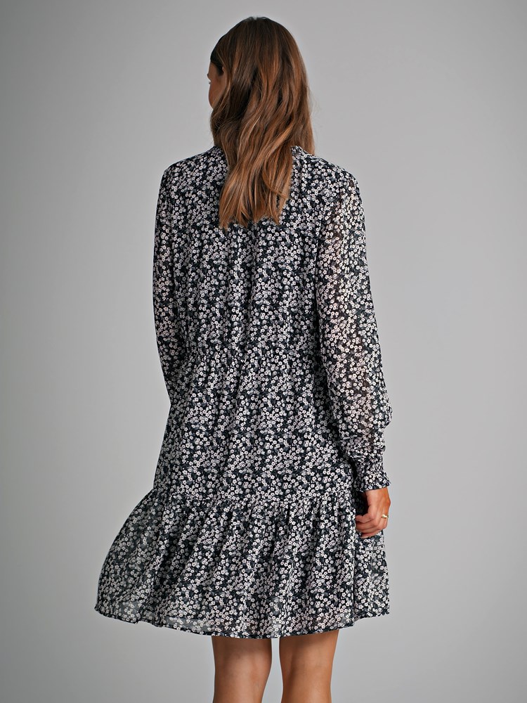 Mia Kjole 7249215_CAB-VAVITE-S22-Modell-Back_chn=match_26732_Mia Kjole CAB_Mia Kjole CAB 7249215.jpg_Back||Back
