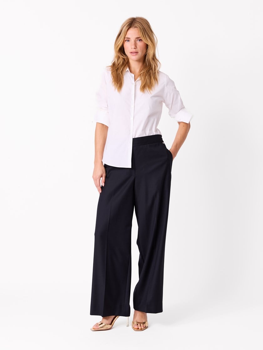 7513138 C25 7249220_O68_Jean Paul_Classic Poplin Skjorte_NOS (5)_Dina bukse C25.jpg_