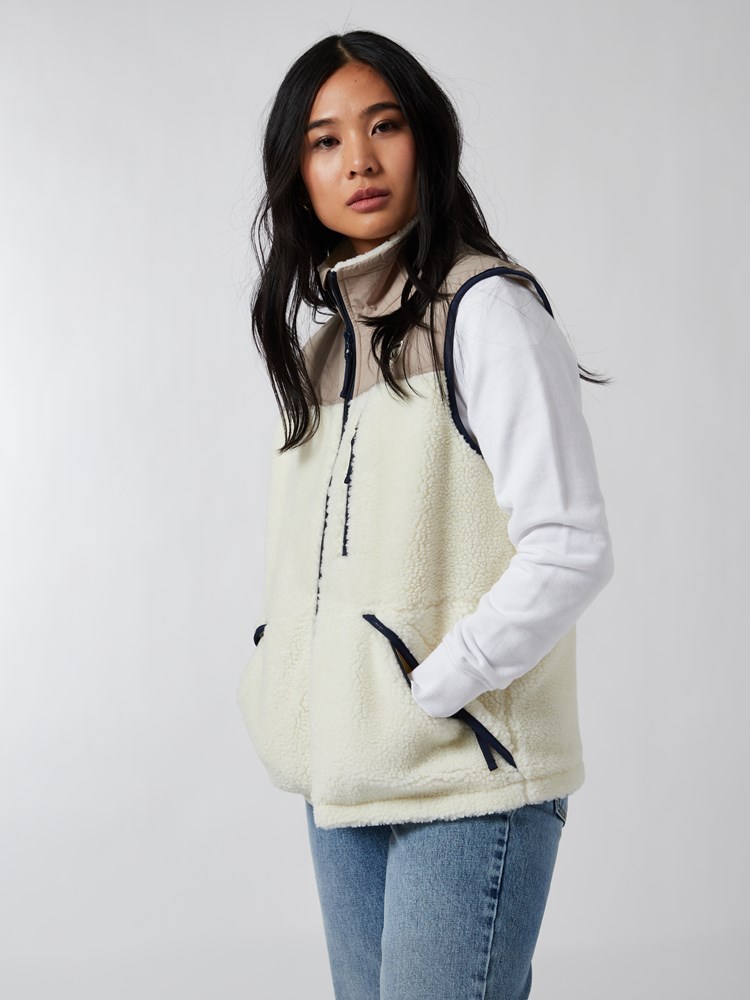 Amanda vest 7249224_O79-JEANPAUL-S22-Modell-Front_6625_Amanda vest O79_Amanda vest O79 7249224.jpg_Front||Front