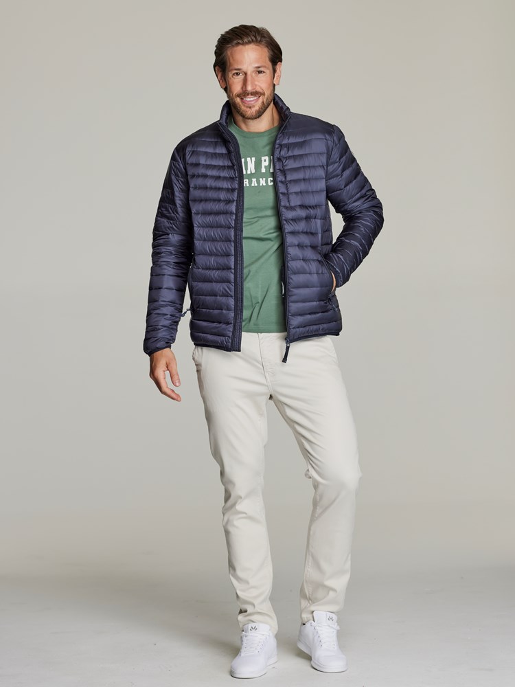 Luc dunjakke 7249241_JeanPaul_S22_LucDunjakke_5_EM6_BLÅ_2299_Modell_Front.jpg_