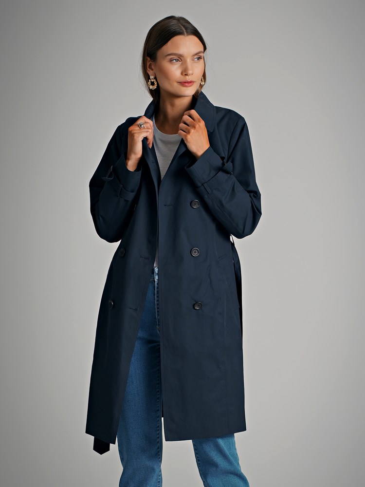 Mila Trench 7249323_EM1-VAVITE-S22-Modell-Front_chn=match_80271_Mila Trench EM1_Mila Trench EM1 7249323.jpg_Front||Front