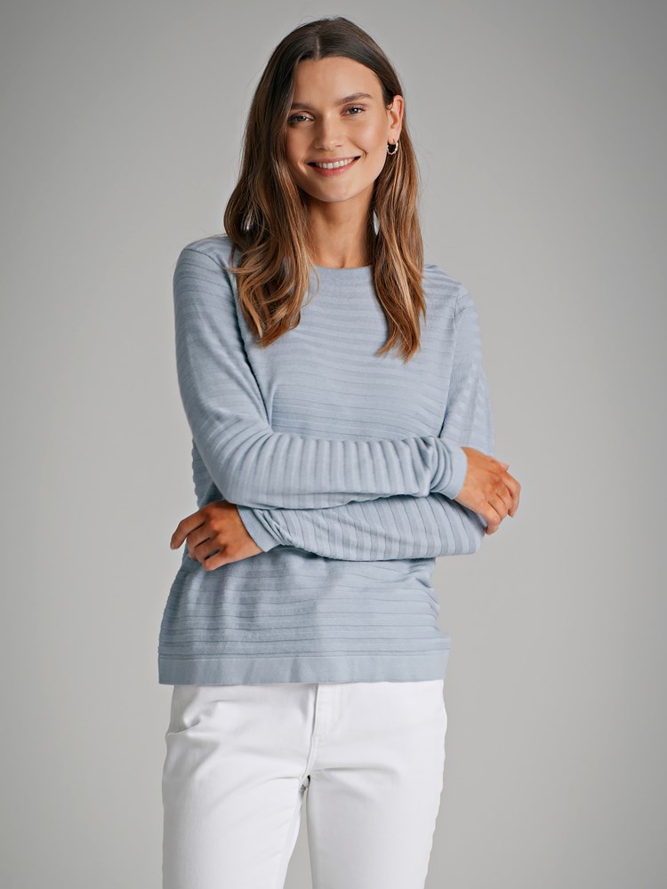 Emilie Genser 7249333_EAU-VAVITE-S22-Modell-Front_chn=match_78095_Emilie Genser EAU_Emilie Genser EAU 7249333.jpg_Front||Front