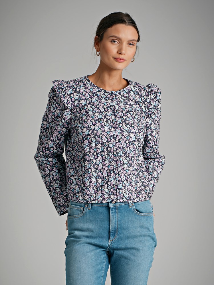 Leia jakke 7249386_CAB-DONNA-S22-Modell-Front_chn=match_29874_Leia jakke CAB_Leia jakke CAB 7249386.jpg_Front||Front