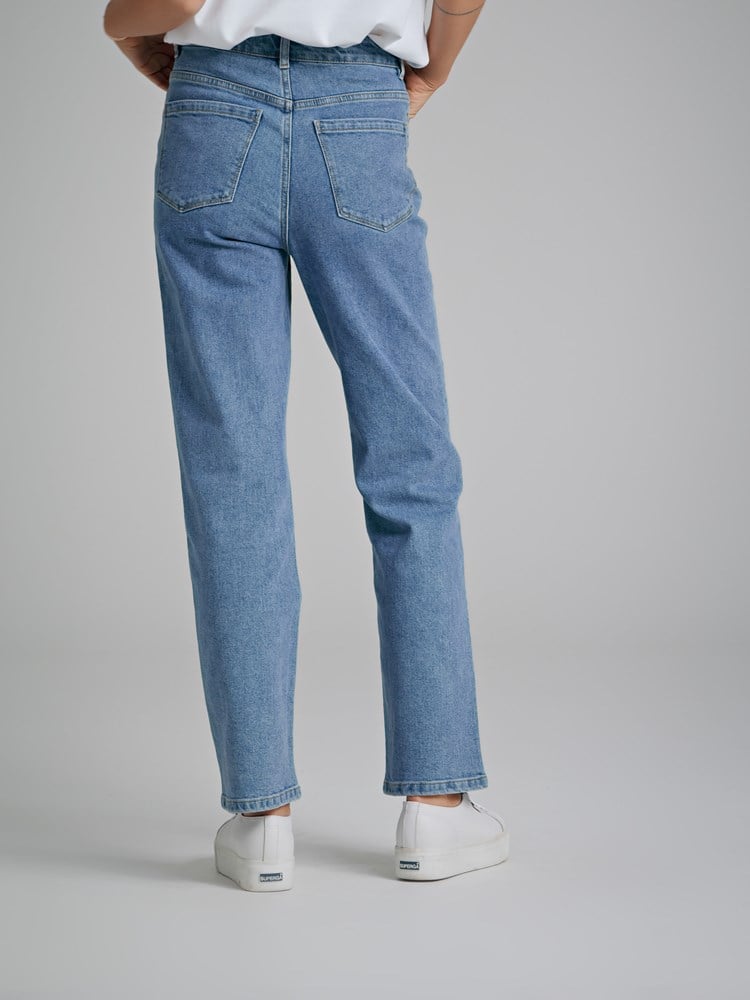 Dalia jeans 7249400_D06-DONNA-S22-Modell-Back_chn=match_3229_Dalia jeans D06_Dalia jeans D06 7249400.jpg_Back||Back