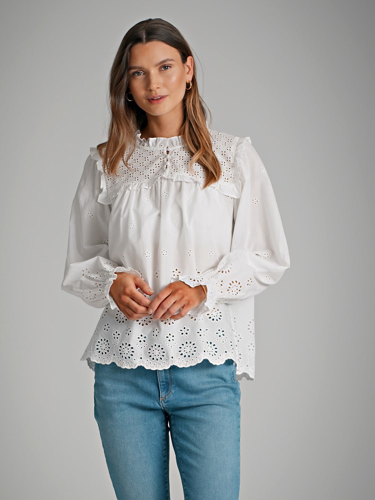 Emilee Bluse 7249410_O79-VAVITE-S22-Modell-Front_chn=match_69377_Emilee Bluse O79_Emilee Bluse O79 7249410.jpg_Front||Front