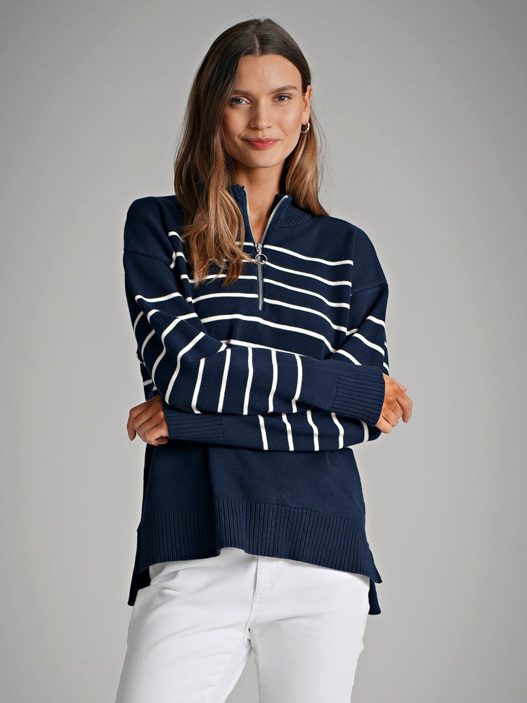 Audrey Stripet Genser 7249458_EM1-VAVITE-S22-Modell-Front_chn=match_33238_Audrey Stripet Genser EM1_Audrey Stripet Genser EM1 7249458.jpg_Front||Front