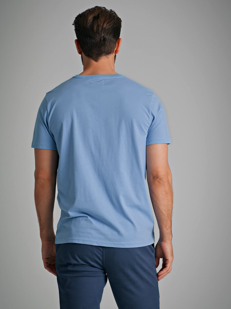 Frank t-skjorte 7249584_EAX-REDFORD-S22-Modell-Back_chn=match_2038_Frank t-skjorte EAX 7249584.jpg_Back||Back