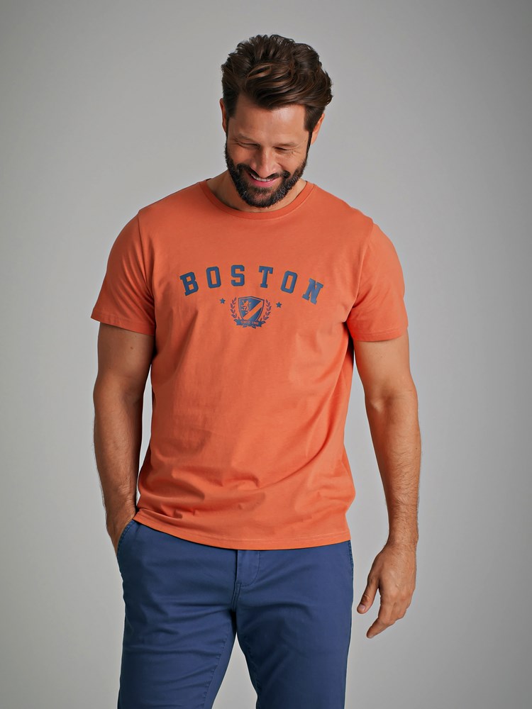 Frank t-skjorte 7249584_MPR-REDFORD-S22-Modell-Front_chn=match_26223.jpg_Front||Front