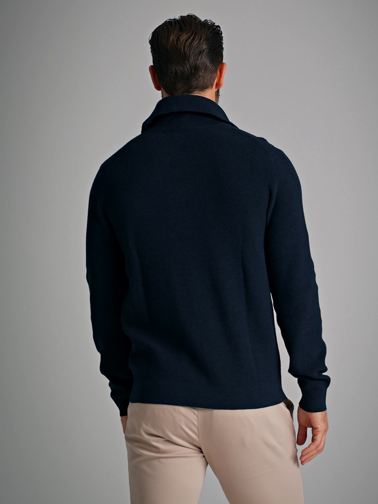 Teo genser 7249656_EM6-MARIOCONTI-S22-Modell-Back_chn=match_33485_Teo genser EM6.jpg_Back||Back