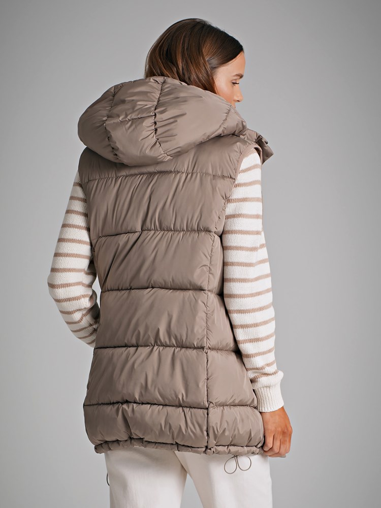 Pernille vest 7249663_I6B-MARIEPHILIPPE-S22-Modell-Back_chn=match_82541_Pernille vest I6B_Pernille vest I6B 7249663.jpg_Back||Back