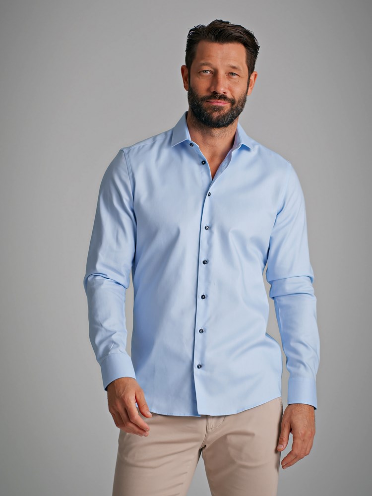 Aqua skjorte 7249667_E8Q-Mario Conti-A22-Model-Front.jpg_Front||Front