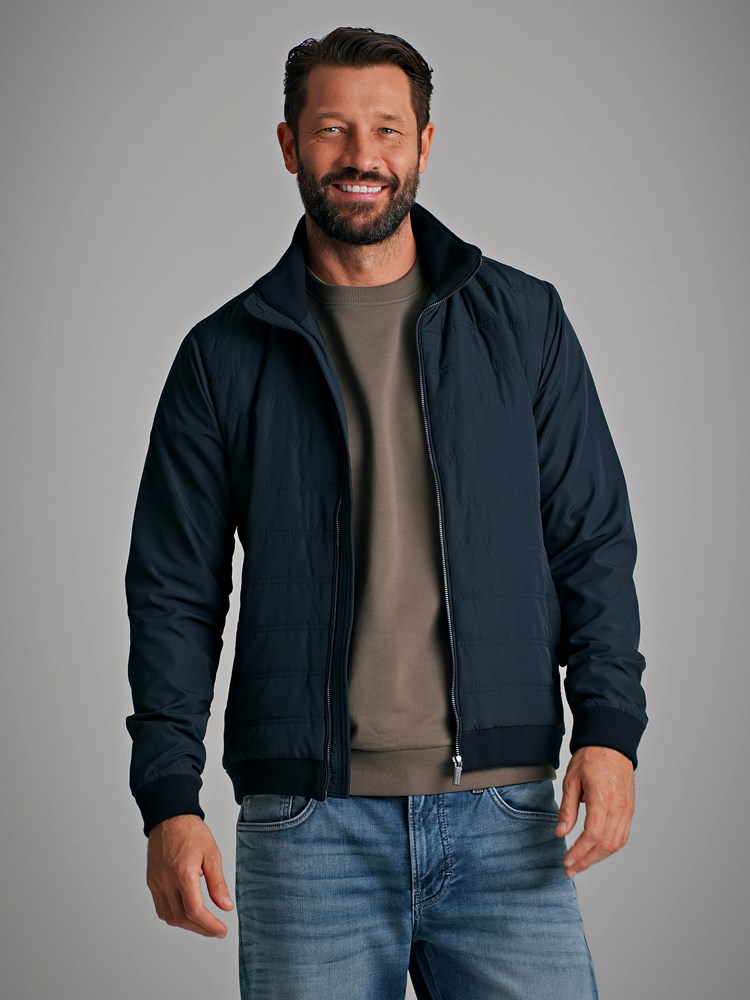 Matteo jakke 7249676_EMW-MARIOCONTI-S22-Modell-Front_chn=match_22959_Matteo jakke EMW.jpg_Front||Front