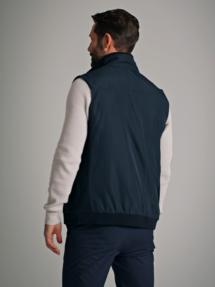 Matteo vest 7249679_EMW-MARIOCONTI-S22-Modell-Back_chn=match_12168.jpg_Back||Back
