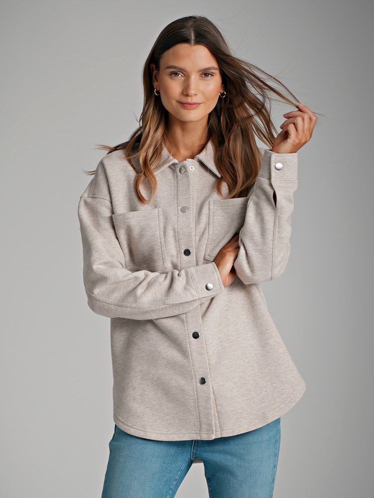 Kelly melange skjorte 7249856_AMU-VAVITE-S22-Modell-Front_chn=match_82827_Kelly melange skjorte AMU_Kelly melange skjorte AMU 7249856.jpg_Front||Front