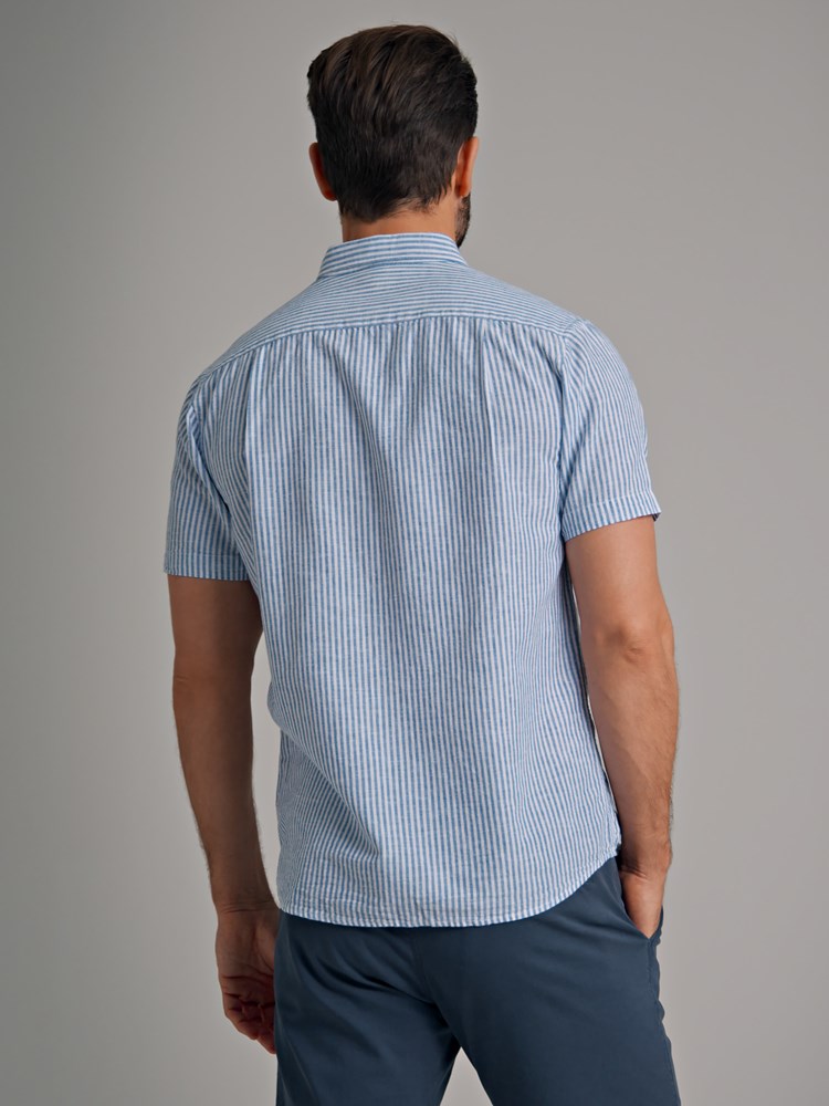 Elia stripete linskjorte 7249876_EDW-REDFORD-H22-Modell-Back_chn=match_1101.jpg_Back||Back