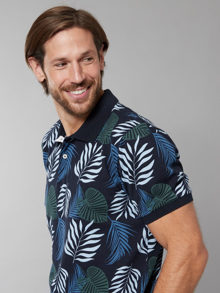 Edgar pique 7250054_EM6-JEANPAUL-H22-Modell-Front_1779.jpg_Front||Front