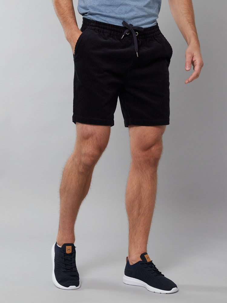 Felix shorts 7250119_JEAN PAUL_H22_FELIX SHORTS_17_EM6_BLÅ_899_Modell (1)_Felix shorts EM6.jpg_