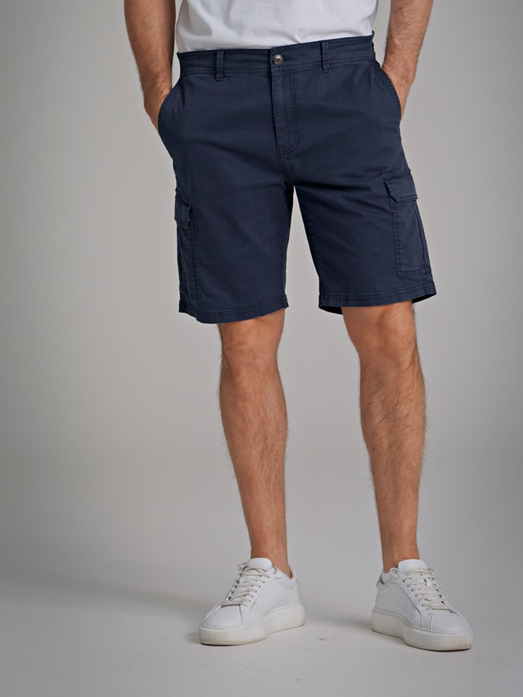 Oakland shorts 7250207_EMU-REDFORD-H22-Modell-Front_chn=match_1423.jpg_Front||Front