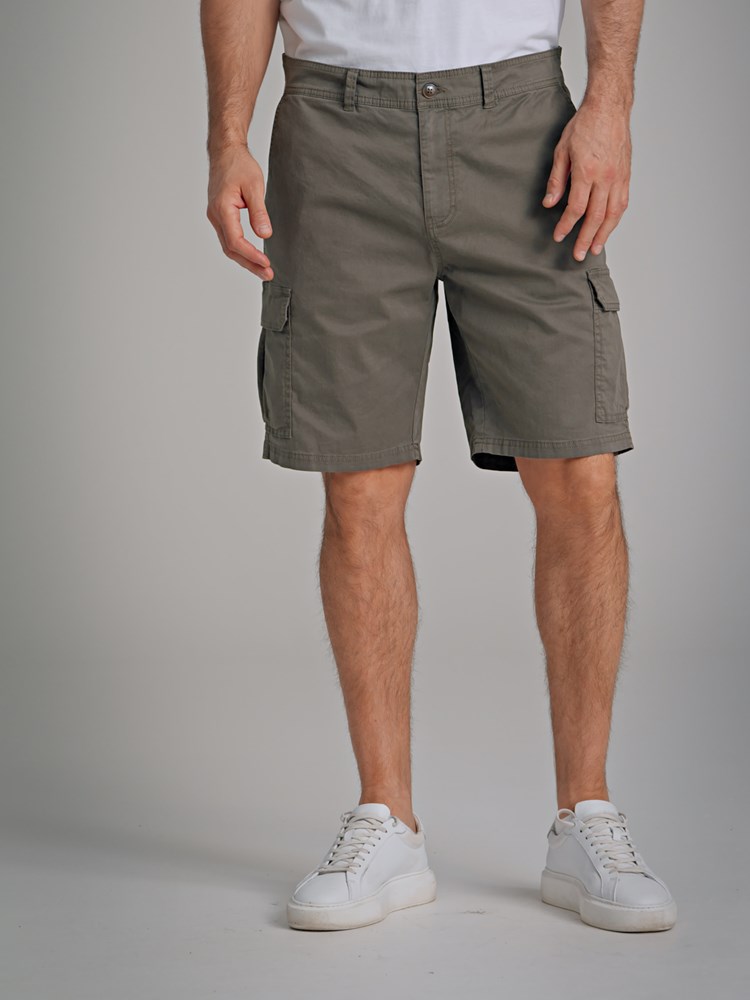 Oakland shorts 7250207_GMR-REDFORD-H22-Modell-Front.jpg_Front||Front