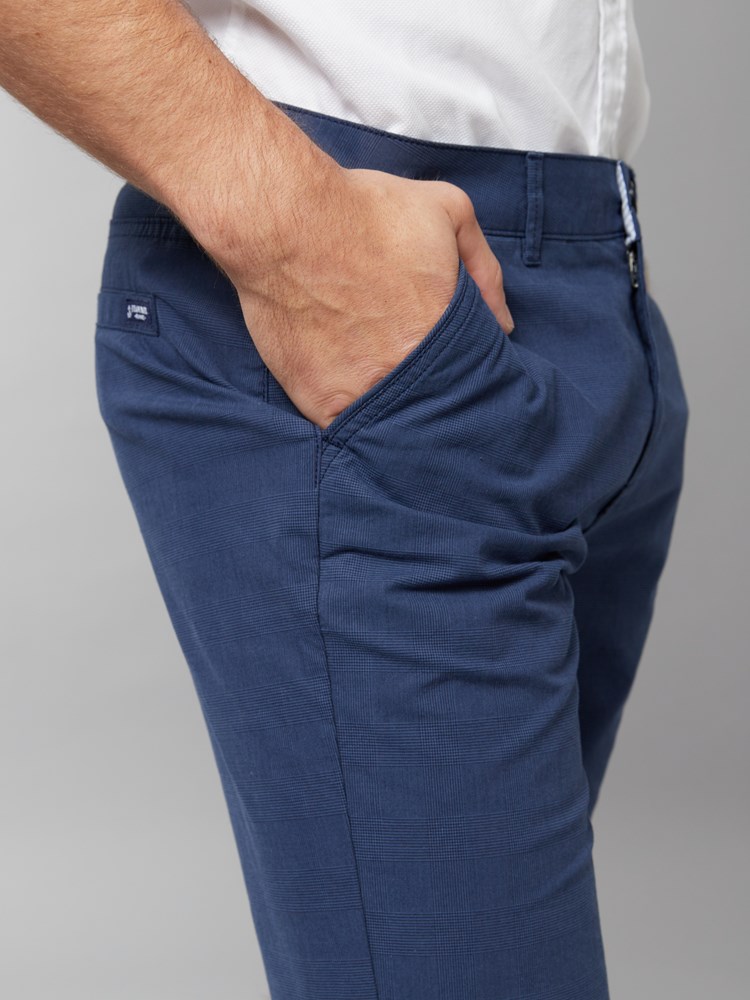 Maislin check shorts 7250241_EGW-JEANPAUL-H22-Modell-Front_3031_Maislin check shorts EGW.jpg_Front||Front