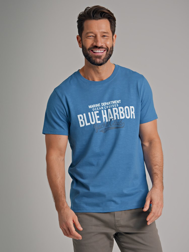 Harbour t-skjorte 7250265_EOT-REDFORD-H22-Modell-Front_chn=match_1220_Harbour t-skjorte EOT_Harbour t-skjorte EOT 7250265.jpg_Front||Front