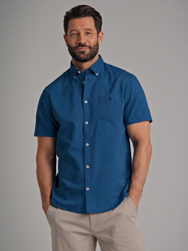 Somerset  korterm oxfordskjort 7250278_EOK-Redford-H22-Modell-Front.jpg_Front||Front