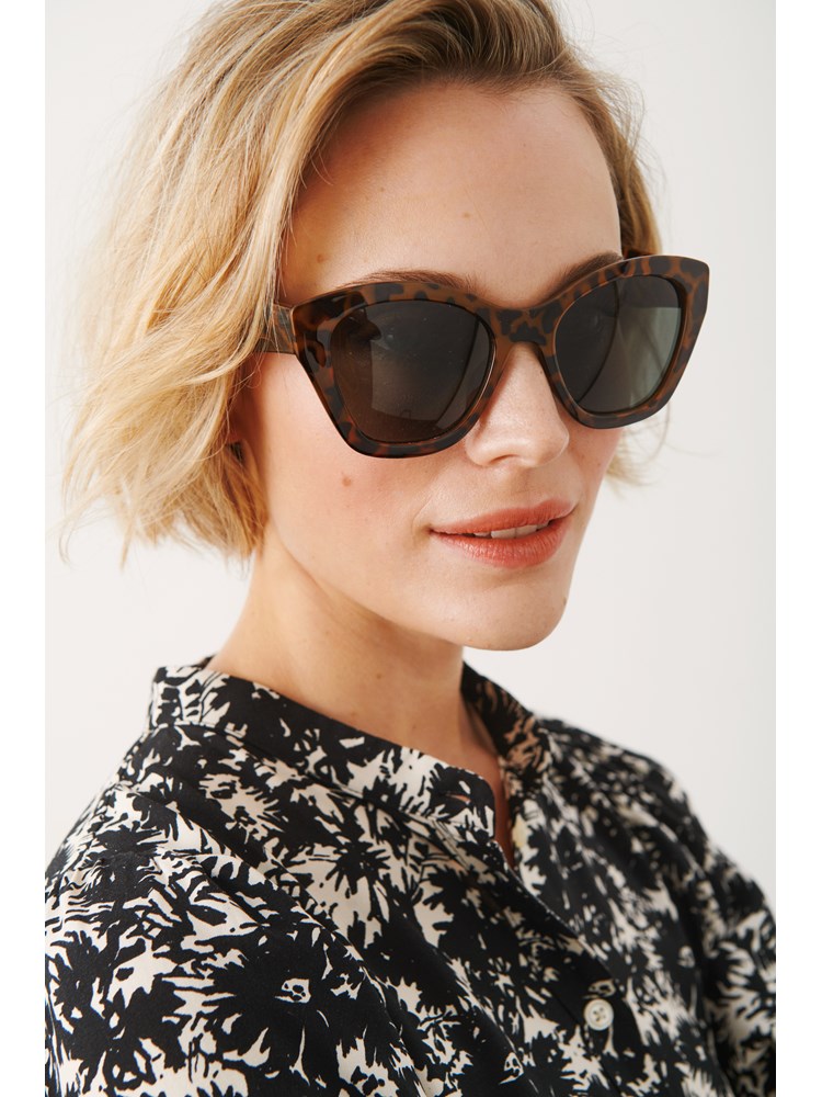 Nanna solbrille 7250298_600-PART TWO-S22-modell-front_Nanna solbrille 600_Nanna solbrille 600 7250298.jpg_