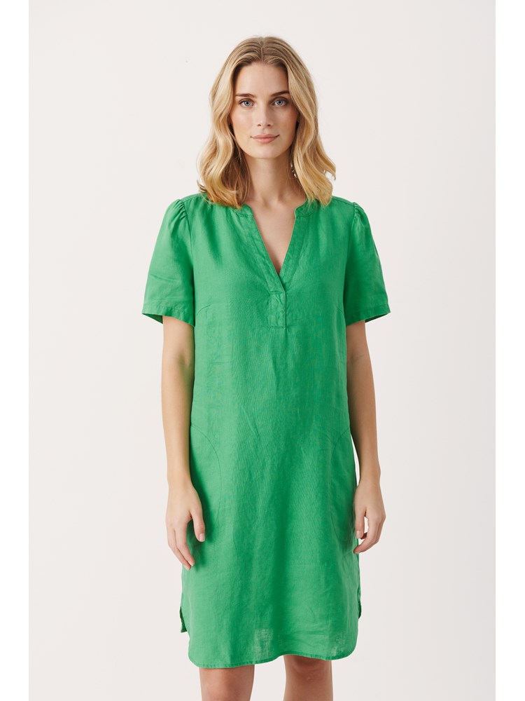 Aminas kjole 7250301_GJA-PART TWO-S23-front_Aminas.jpg_Front||Front