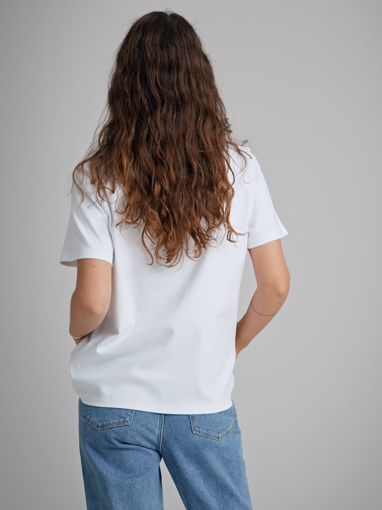 Lucinda t-skjorte 7250326_O68-DONNA-H22-Modell-Back_chn=match_6724_Lucinda t-skjorte O68_Lucinda t-skjorte O68 7250326.jpg_Back||Back