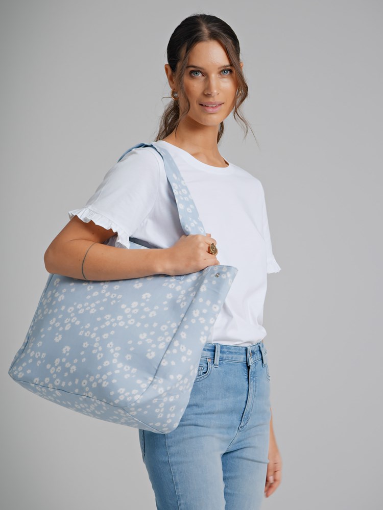 Katrine bag 7250393_ENS-MARIE PHILIPPE-H22-MODELL-RIGHT_Katrine bag ENS_Katrine bag ENS 7250393.jpg_Right||Right