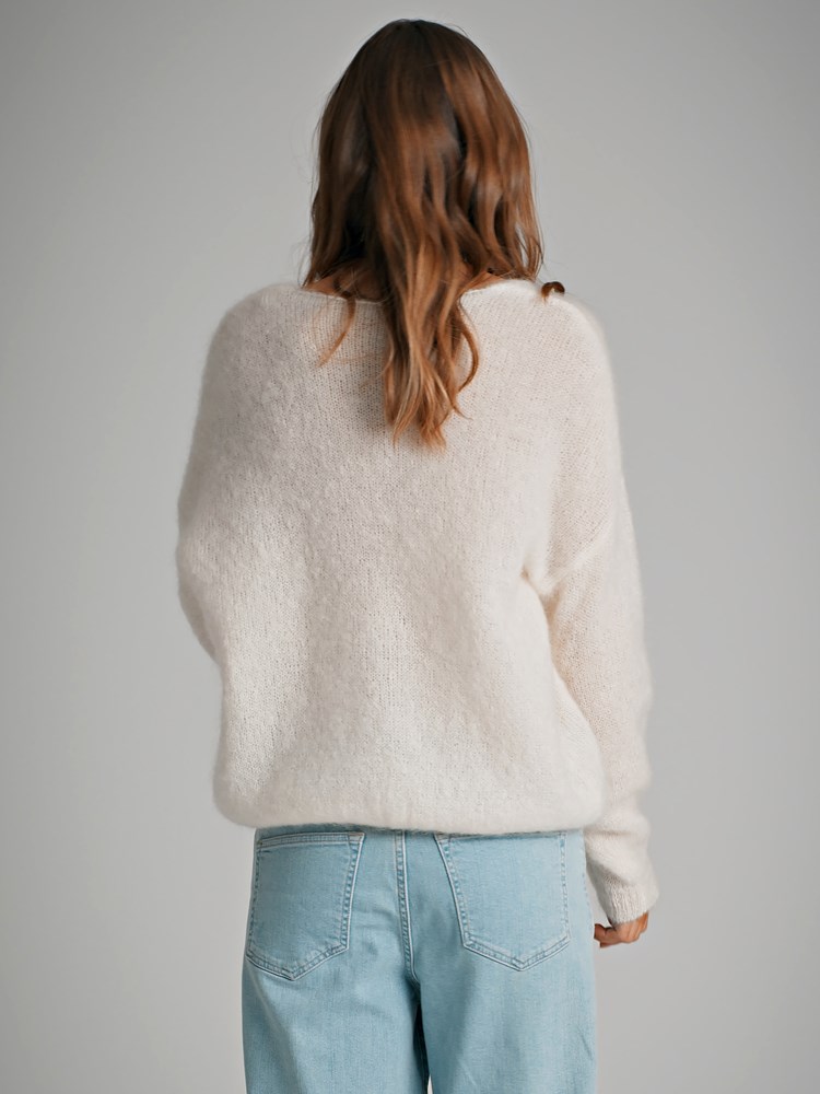 Stina cardigan 7250408_O79-MARIEPHILIPPE-S22-Modell-Back_chn=match_46752_Stina cardigan O79 7250408.jpg_Back||Back