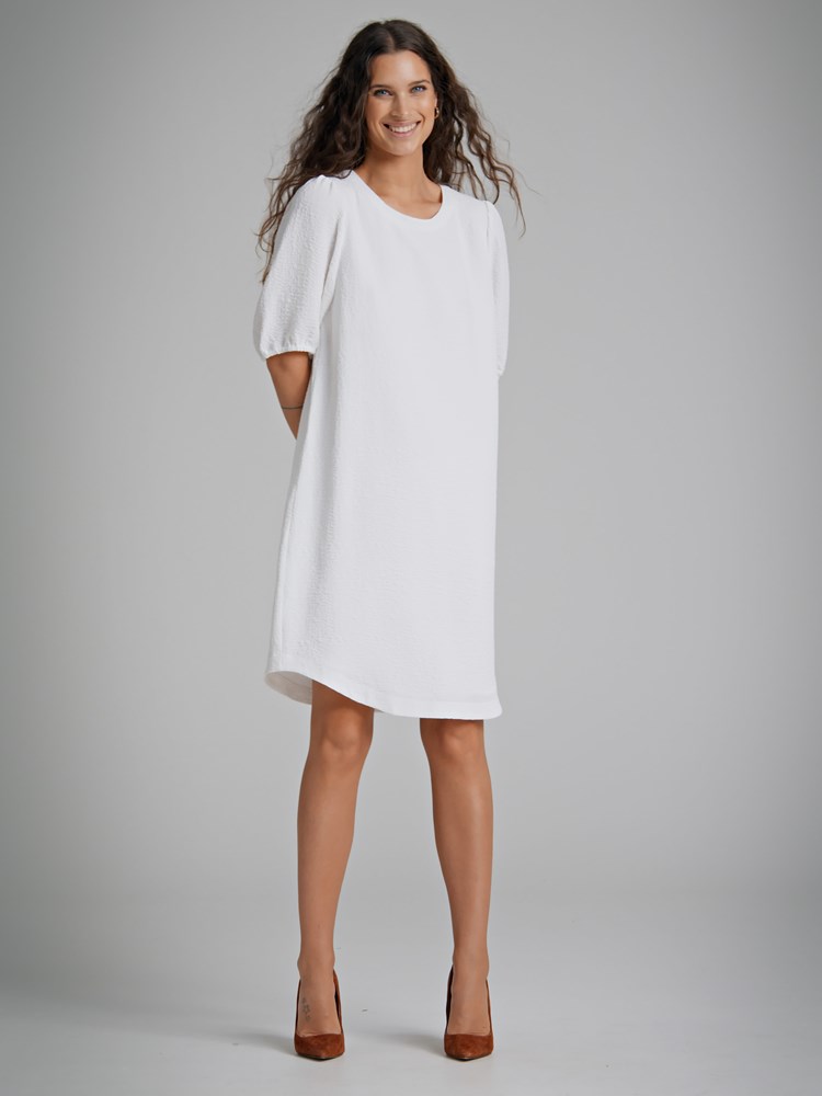 Emilie kjole 7250429_O68-DONNA-H22-Modell-Front_chn=match_839_Emilie kjole O68_Emilie kjole O68 7250429.jpg_Front||Front