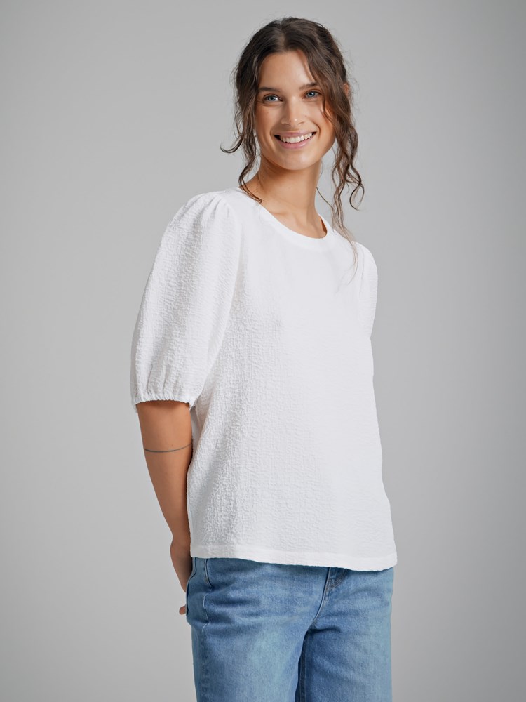 Emilie bluse 7250430_O68-DONNA-H22-Modell-Front_chn=match_1615_Emilie bluse O68.jpg_Front||Front