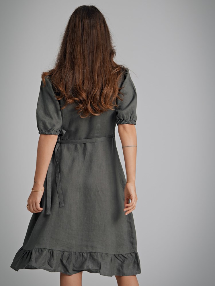 Meghan omslagskjole 7250434_GUJ-MARIEPHILIPPE-H22-Modell-Back_chn=match_4292.jpg_Back||Back