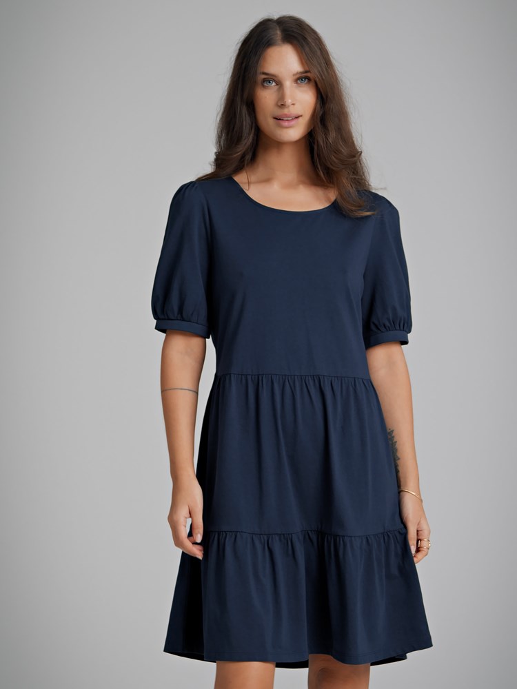 Helena jersey kjole 7250454_EM1-VAVITE-H22-Modell-Front_chn=match_3369_Helena jersey kjole EM1_Helena jersey kjole EM1 7250454.jpg_Front||Front