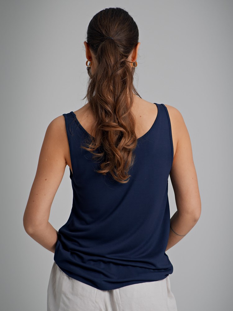 Tilde singlet 7250586_EM1-VAVITE-H22-Modell-Back_chn=match_5209_Tilde singlet EM1_Tilde singlet EM1 7250586.jpg_Back||Back