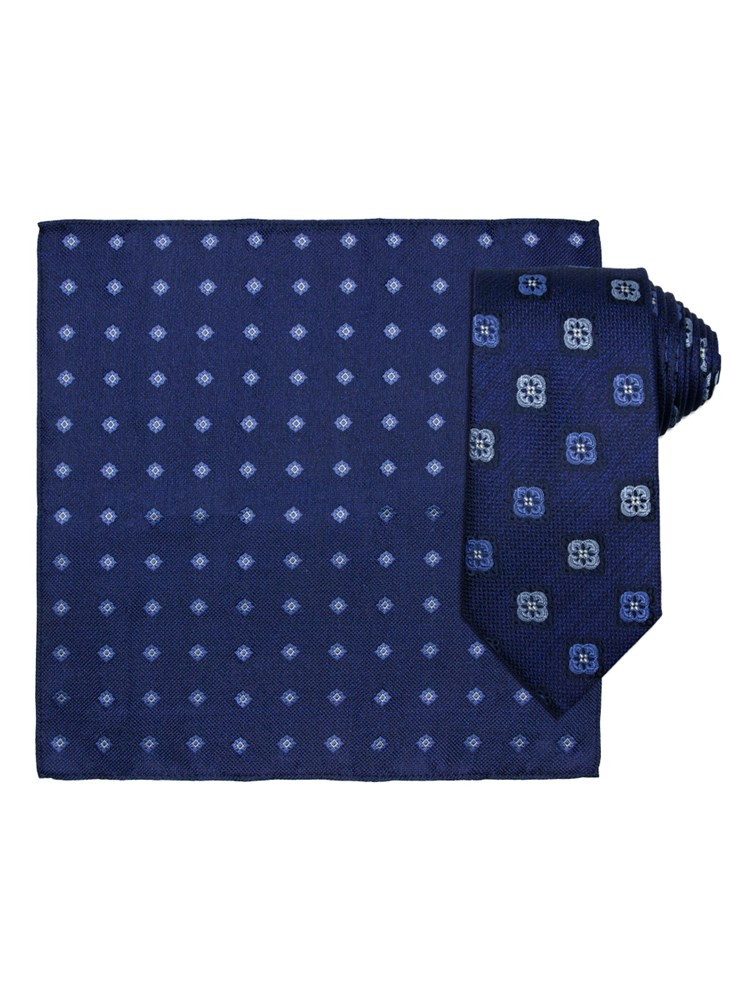 X-Plizit silkeslips og lommetørkle 7250868_EM1-INTEX-S22-front_X-PLIZIT SILKESLIPS+LOMMETØRKL_X-PLIZIT SILKESLIPS+LOMMETØRKL 7250868_X-Plizit silkeslips og lommetørkle EM1.jpg_Front||Front