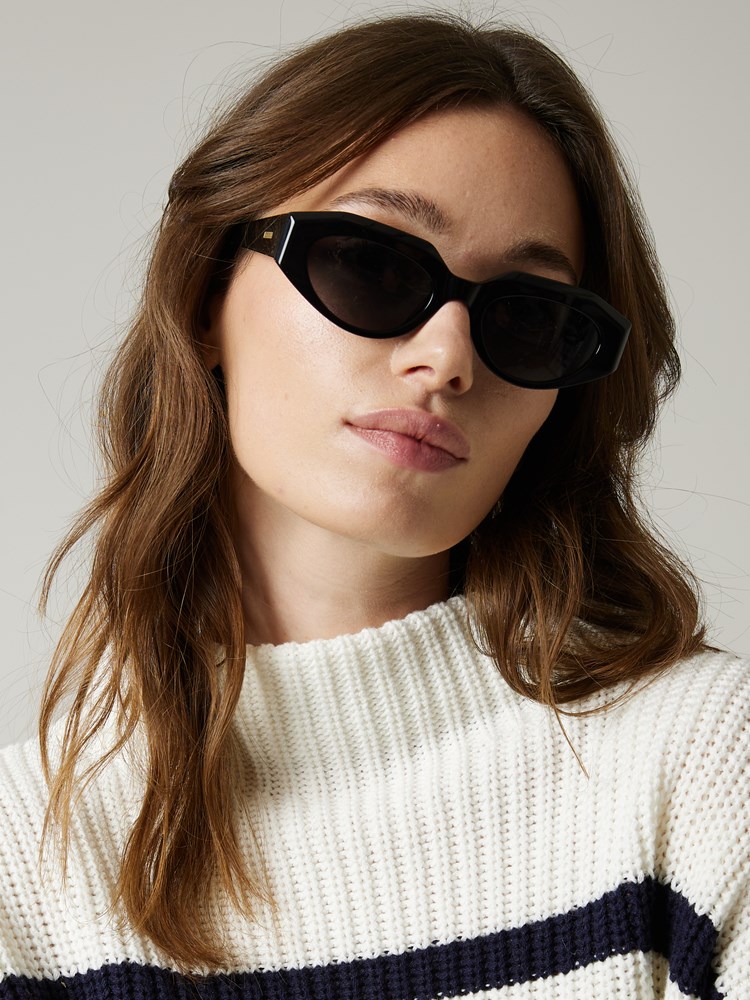 Gaby solbrille sort 7251642_JPF Solbrille_Svart_S23 (2)_Gaby solbrille sort CAB_Gaby solbrille sort CAB 7251642.jpg_