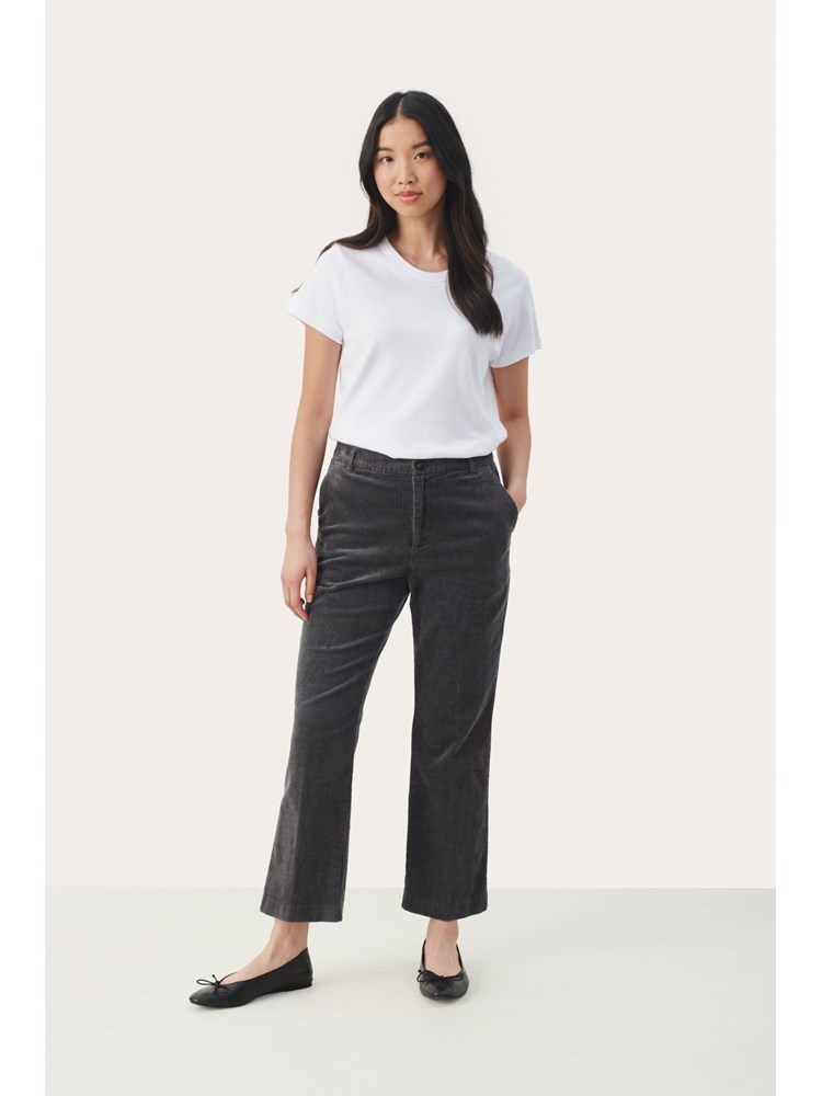 Misha cropped bukse 7251936_IEL-PART TWO-A23-FRONT-1_Misha cropped bukse IEL_Misha cropped bukse IEL 7251936.jpg_