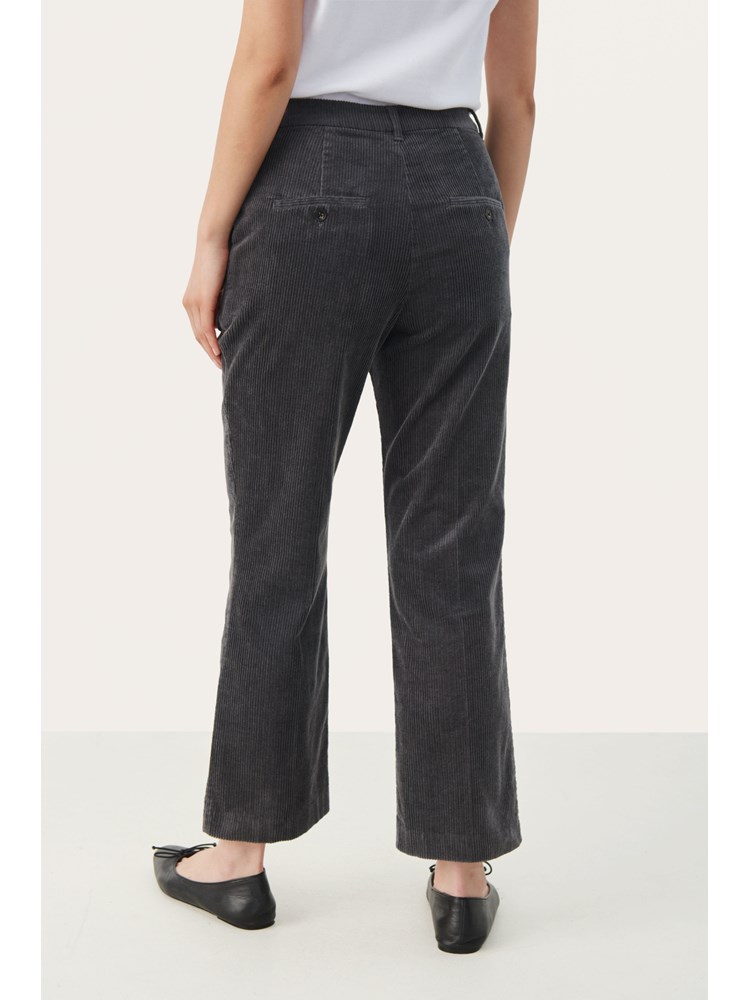 Misha cropped bukse 7251936_IEL-PART TWO-A23-FRONT-3_Misha cropped bukse IEL_Misha cropped bukse IEL 7251936.jpg_
