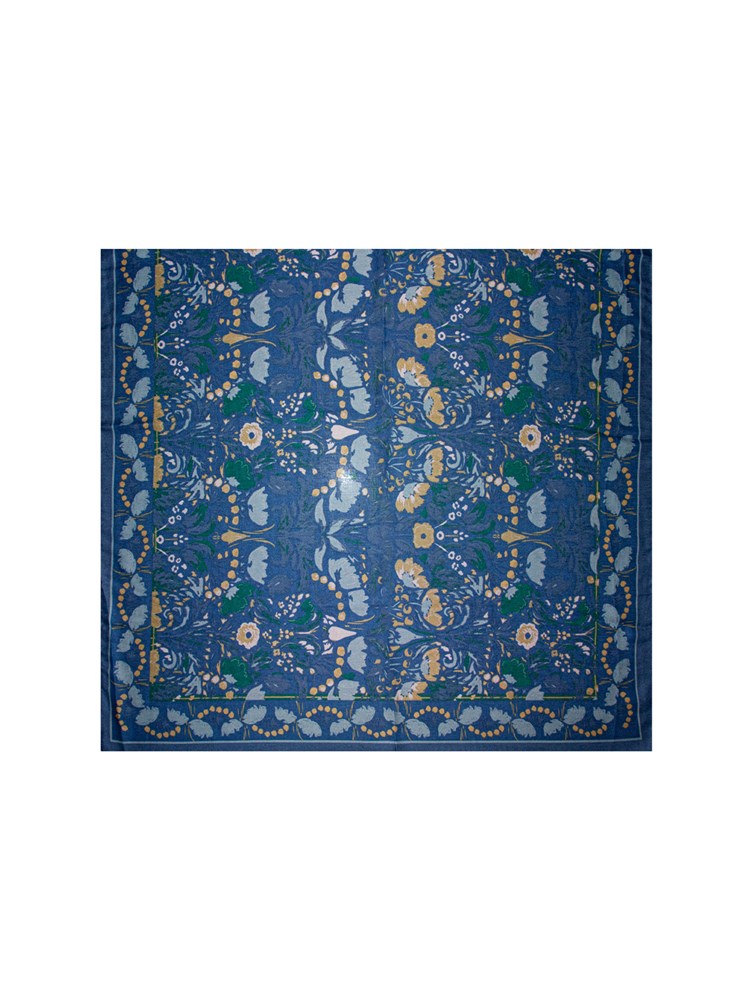 Skjerf M/ Mønster 90X180Cm Blå 7252324_EM1-SKJERF-W23-D_Skjerf M/ Mønster 90X180Cm Blå EM1 7252324.jpg_