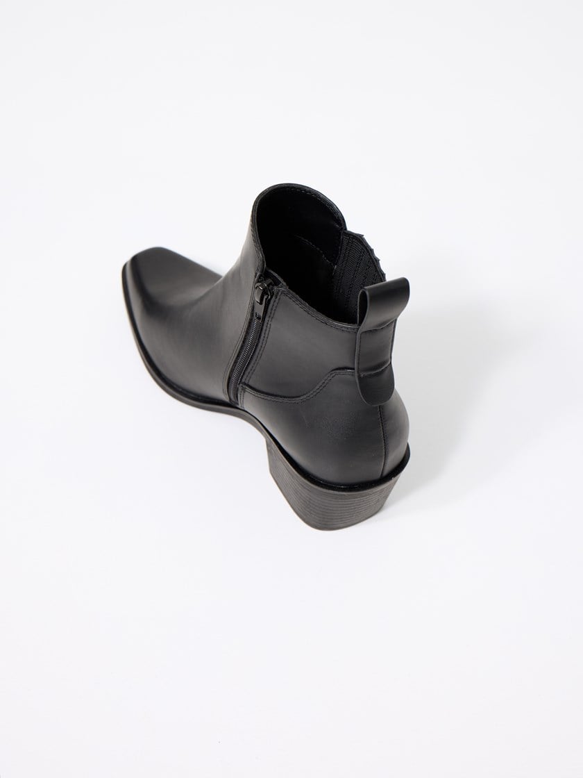 7253277 ID2 7253277_ID2_Jean Paul_Camargue Boots_A25 (3)_Camargue Boots ID2.jpg_
